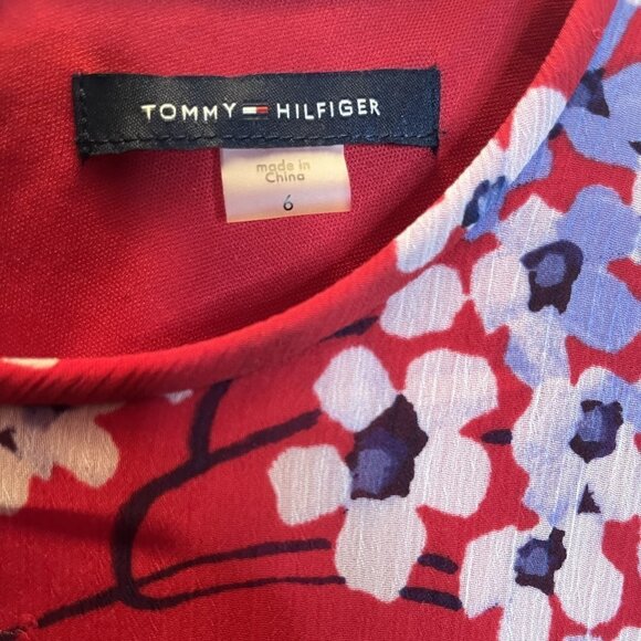 ⭐️ Tommy Hilfiger Floral Dress- size 6 - Picture 2 of 6